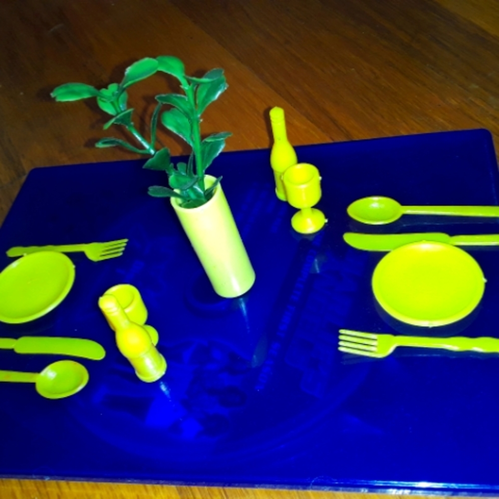VINTAGE LOT 13-Pc 1960s Barbie PAK Table Place Settings & Centerpiece Hong Kong